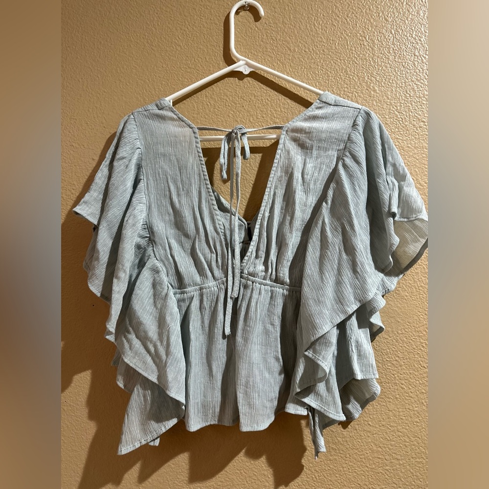 Flowy crop shirt